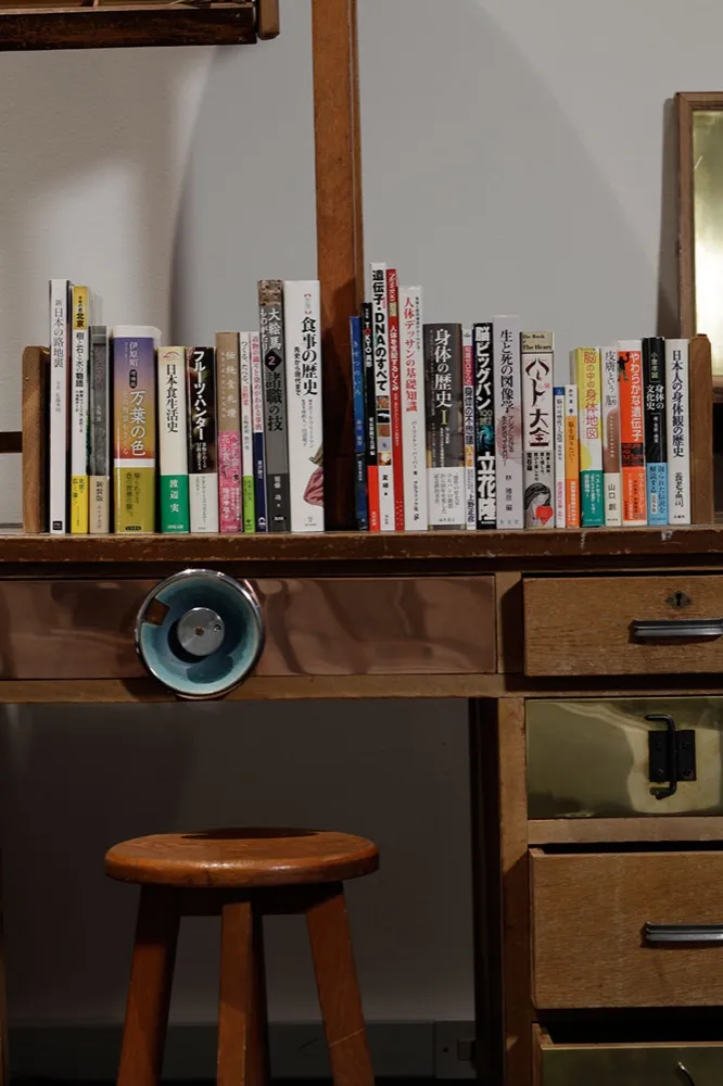 NATURE BOOK LOUNGE 4