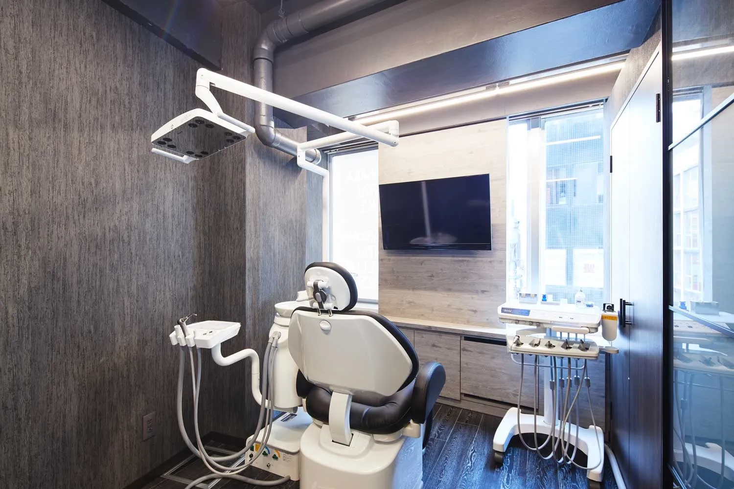 AKASAKA DENTAL SATELLITE OFFICE 7